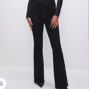 Good American power stretch pull on flare jeans in black